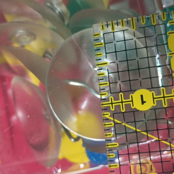 5/$15 12pk Suction Cups with Hooks 1.5" - Picture 2 of 4